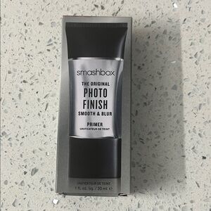 Smashbox Photo Finish Smooth & Blur Primer - Black and Silver